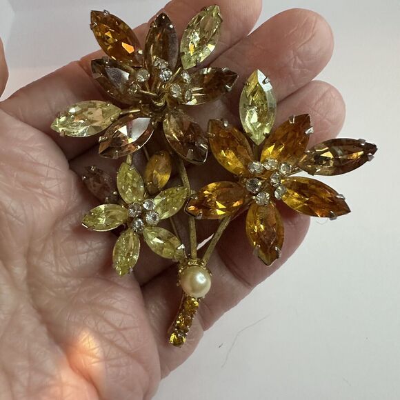 Vintage Vendome Brooch Flower Gold Tone Topaz Color Rhinestones Flower Pin 3 In - Picture 7 of 16